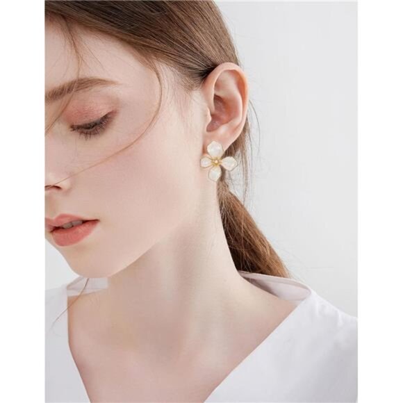 White Flower Dangle Earrings – Elegant Pearl-Embellished Design - Picture 4 of 6